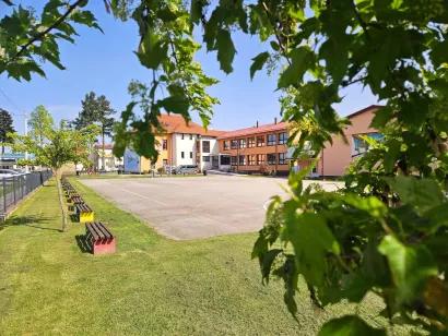 &Scaron;kolsko dvori&scaron;te u Velikom Grđevcu/Foto: O&Scaron; Mate Lovraka Veliki Grđevac