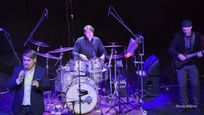 Pred bjelovarskom publikom zapjevali su glazbenici iz benda ''Svadbarskim sokakom''/Foto: Mario Crnković