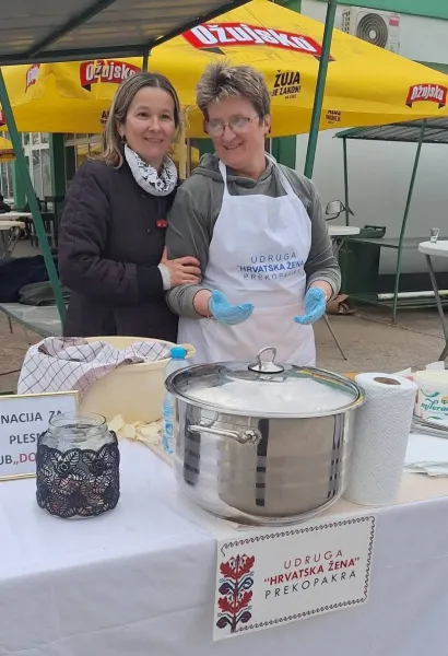 Prodaja na sajmu bila e iznad svih očekivanja/Foto: Udruga Hrvatska žena Prekopakra