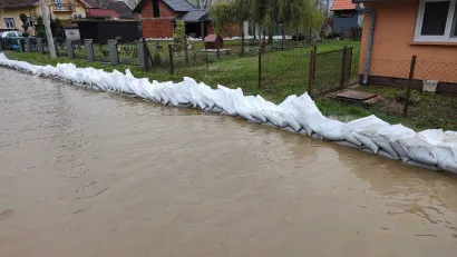 Ispred kuća su postavljene vreće s pjeskom/Foto: Grad Bjelovar