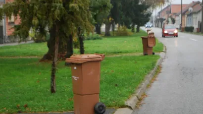 Idući mjesec će Komunalac u domaćinstava Pakraca i Lipika po prvi put prazniti žute kante namijenjene plastici, distribuirane ove zime /Foto: Pakrački list