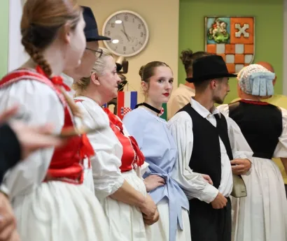 Folklora&scaron;i su županu na podr&scaron;ci zahvalili pjesmom/Foto: BBŽ