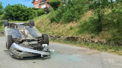 Vozilo je zavr&scaron;ilo na krovu/Foto: Čitatelj