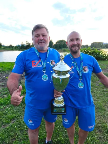 Željko s najnovijih peharom/Foto: Privatni album