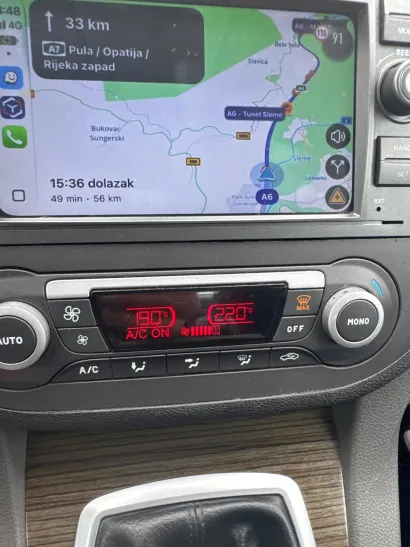 Netko ga je ba&scaron; mazio: Ford C-Max iz 2007. na na&scaron;em oglasniku krcat tehnologijom novijom od njega