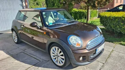 Iz na&scaron;eg besplatnog oglasnika: Mini Cooper malo tro&scaron;i, a opremljen je kao 'go-kart za odrasle'