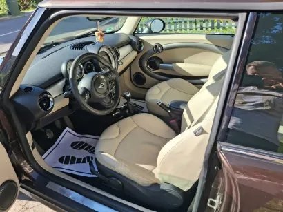 Iz na&scaron;eg besplatnog oglasnika: Mini Cooper malo tro&scaron;i, a opremljen je kao 'go-kart za odrasle'