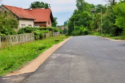 Novi asfalt postavljen je u duljini od 1600 metara i to je prva faza radova/Foto: BBŽ