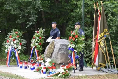 Položeni su vijenci i zapaljene svijeće/Foto: PU bjelovarsko-bilogorska